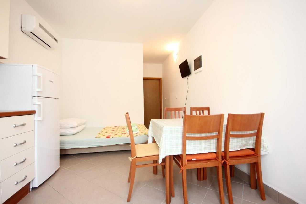 Apartments With A Parking Space Poljica, Trogir - 10010 Marina  Exterior foto